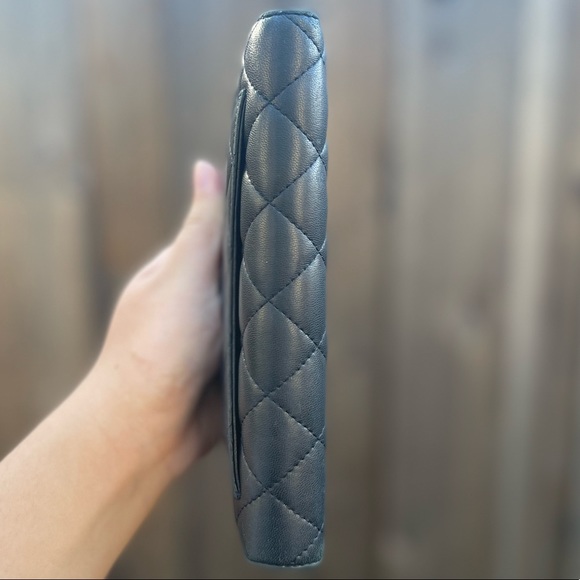 Chanel Vintage Quilted Yen Wallet in Black, Lambskin, and Silver Hardware - Picture 6 of 13